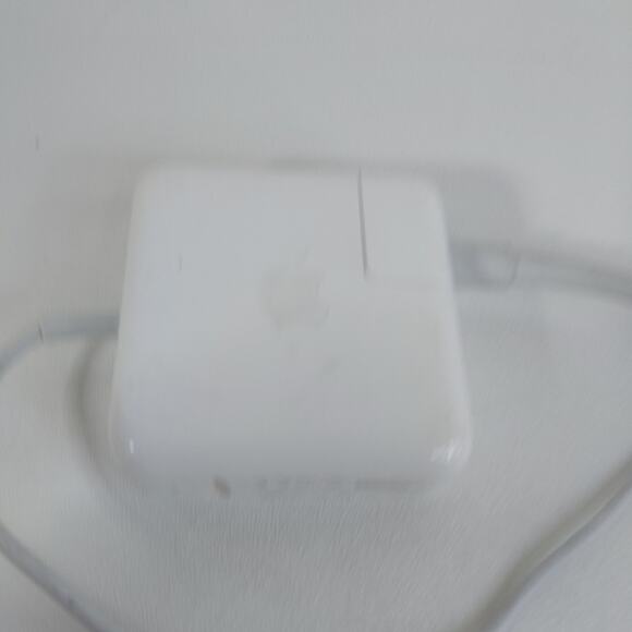 Apple Apple 45W MagSafe 2 Power Adapter - Picture 2 of 3